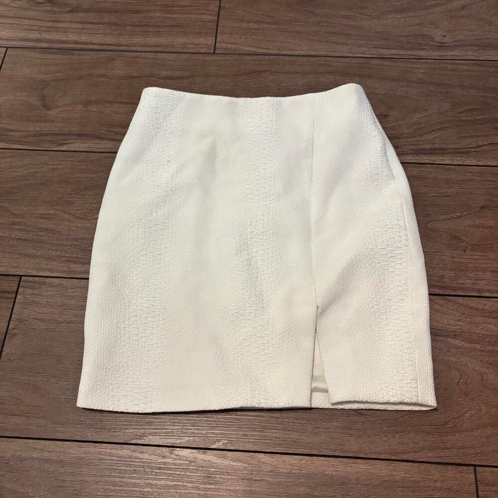 Bardot Women's White and Cream Skirt